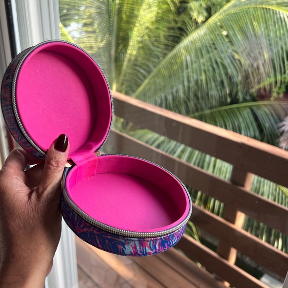 Lilly Pulitzer Tropical Pink and Blue Travel Jewelry Case - Picture 6 of 6